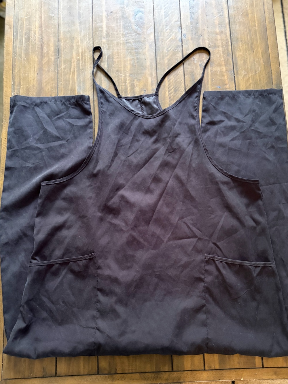 Black Sleeveless Apron with Front Pockets